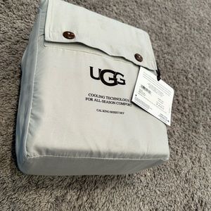 BRAND NEW - UGG Cal King Sheet Set